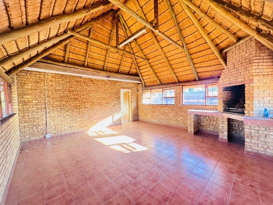 To Let 4 Bedroom Property for Rent in Bodorp North West